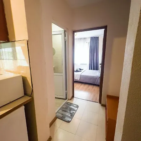 Апартаменты Berta Garden *